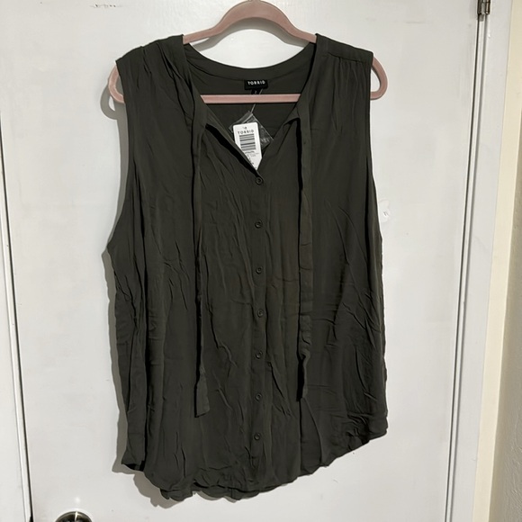 NWT TORRID Top - Picture 5 of 8